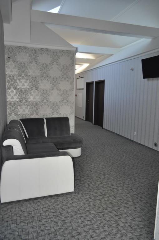 Dwor Olimp Hotel Stalowa Wola Exterior photo