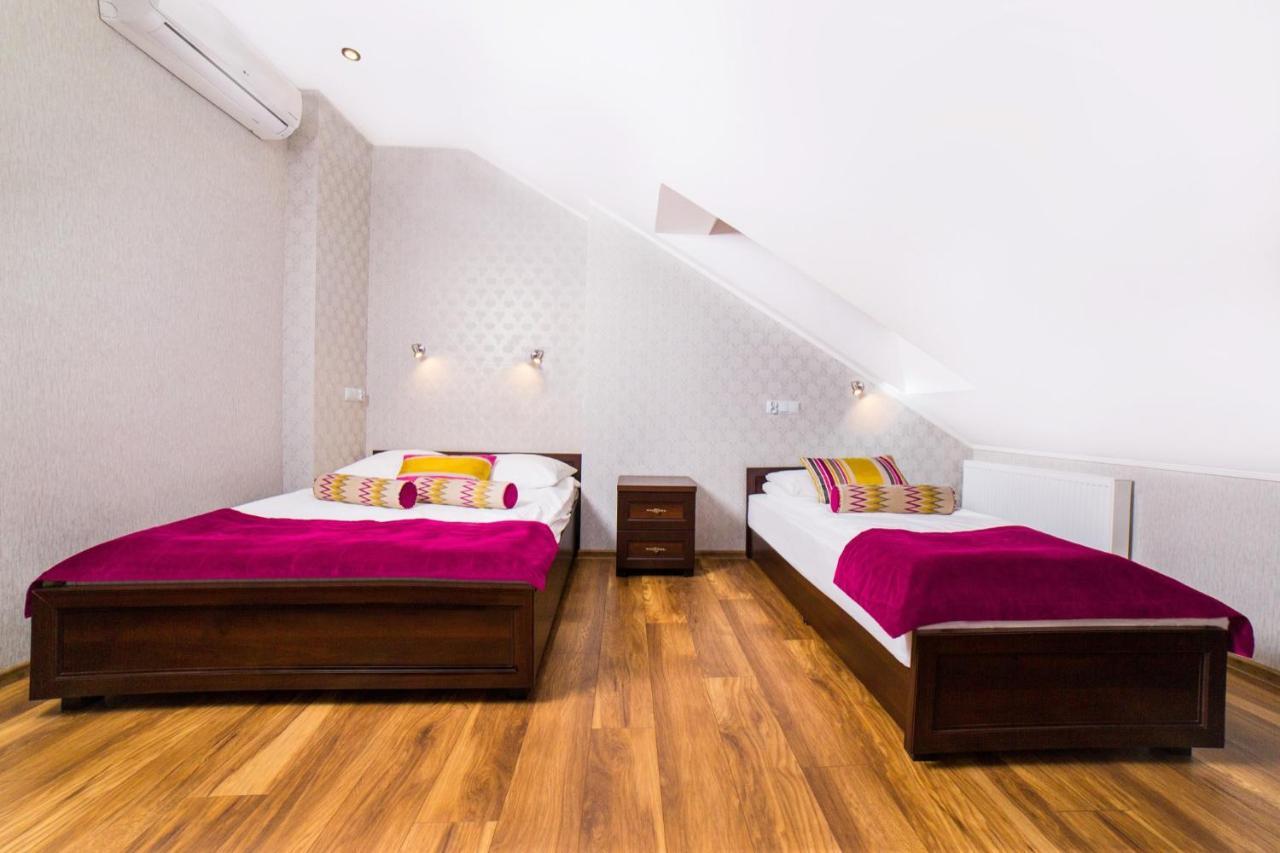 Dwor Olimp Hotel Stalowa Wola Exterior photo